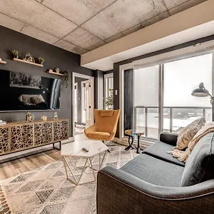  Holiday home Le Dark Luxury View And Rooftop Pool Canada