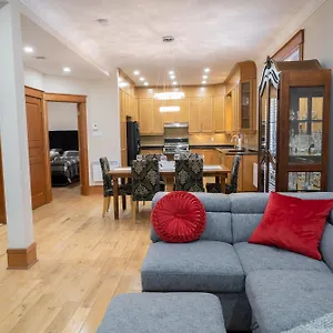 Apartment Chic 2br In Little Italy 2mins To Metro Canada
